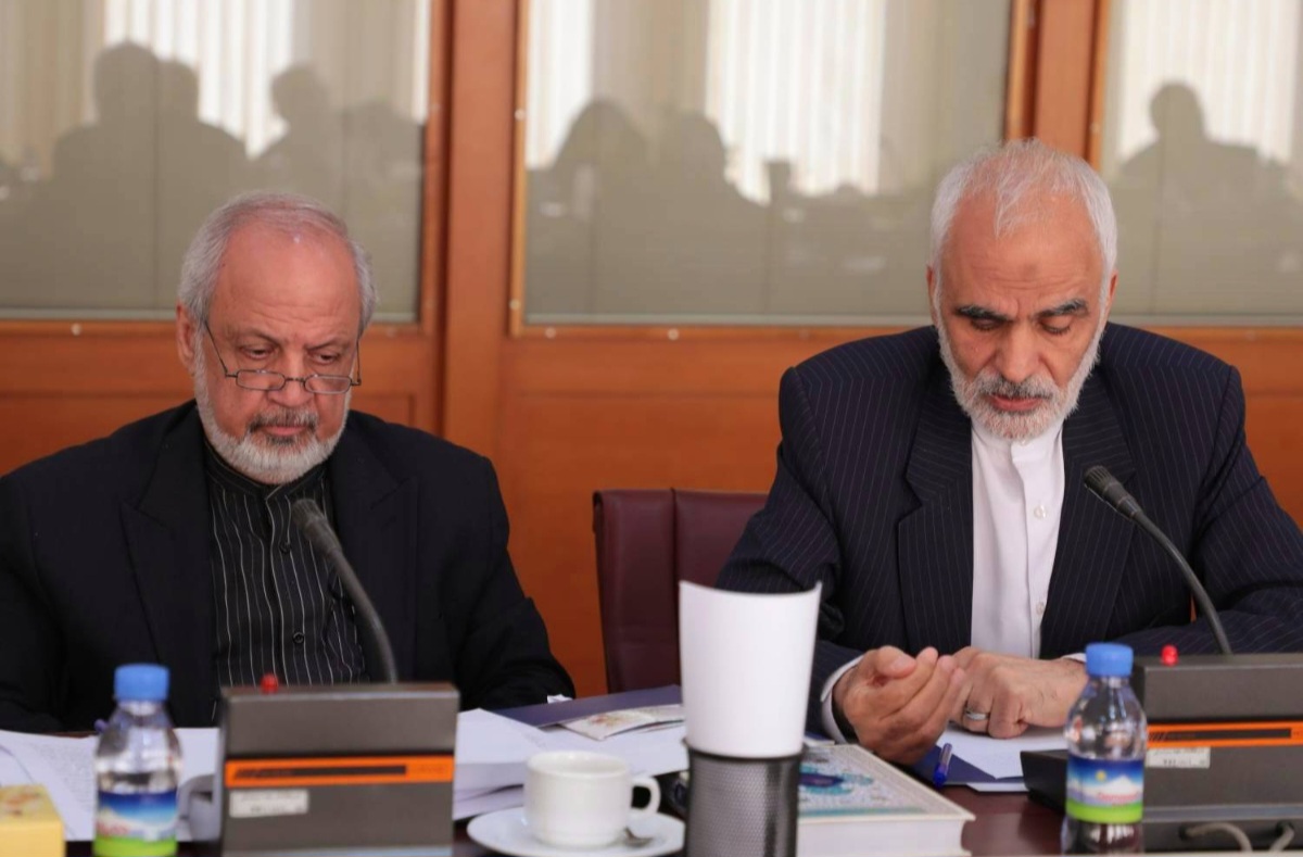 img.alt